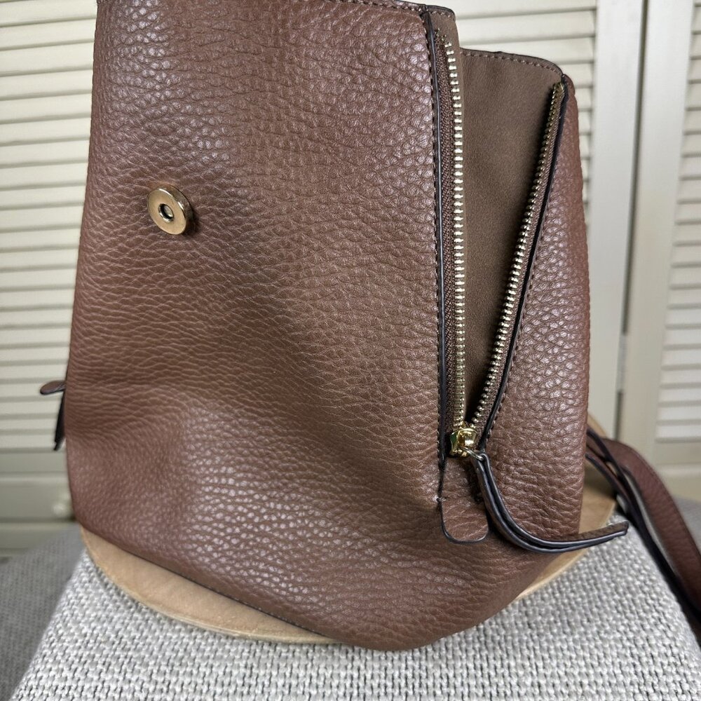 Justfab Cognac Brown Vegan Leather Backpack Bucket Travel Bag Expandable Medium - Picture 2 of 6